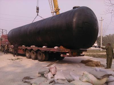 100m3油罐裝車現(xiàn)場(chǎng)