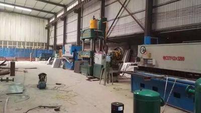 不銹鋼組合水箱板塊生產(chǎn)現(xiàn)場(chǎng)